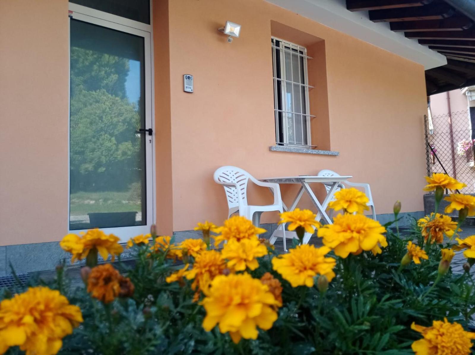 La Quiete Hotel Senna Comasco Exterior photo